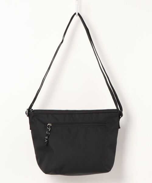 Samansa Mos2 blue（サマンサモスモスブルー）の「撥水ポリフラップショルダー（ショルダーバッグ・レディース・ベージュ/ブラック・ﾌﾘ-）」の6枚目の写真