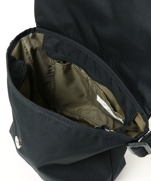 Samansa Mos2 blue（サマンサモスモスブルー）の「撥水ポリフラップショルダー（ショルダーバッグ・レディース・ベージュ/ブラック・ﾌﾘ-）」の5枚目の写真