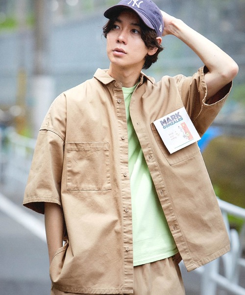 Mark Gonzales（マーク・ゴンザレス）の「Mark Gonzales/マークゴンザレス MONO-MART別注 オーバーサイズ ピスネームCPO半袖シャツ レギュラカラーシャツ（シャツ/ブラウス・メンズ・チャコールグレー/ベージュ/ネイビー/グレー/カーキ/インディゴブルー/ブルー/グリーン/アイボリー/モカ/グレー系その他・S/M/L）」の6枚目の写真