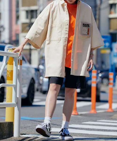 Mark Gonzales（マーク・ゴンザレス）の「Mark Gonzales/マークゴンザレス MONO-MART別注 オーバーサイズ ピスネームCPO半袖シャツ レギュラカラーシャツ（シャツ/ブラウス・メンズ・チャコールグレー/ベージュ/ネイビー/グレー/カーキ/インディゴブルー/ブルー/グリーン/アイボリー/モカ/グレー系その他・S/M/L）」の14枚目の写真