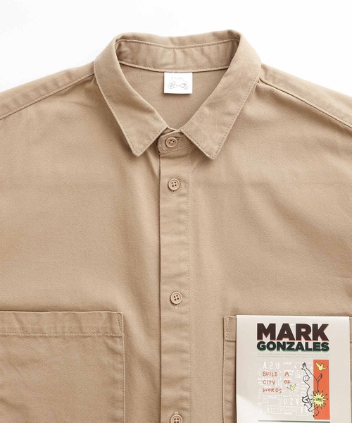 Mark Gonzales（マーク・ゴンザレス）の「Mark Gonzales/マークゴンザレス MONO-MART別注 オーバーサイズ ピスネームCPO半袖シャツ レギュラカラーシャツ（シャツ/ブラウス・メンズ・チャコールグレー/ベージュ/ネイビー/グレー/カーキ/インディゴブルー/ブルー/グリーン/アイボリー/モカ/グレー系その他・S/M/L）」の20枚目の写真