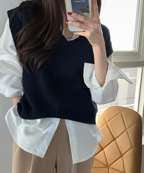 KOR（ケーオーアール）の「Vネックニットベスト（ベスト・レディース・ベージュ/グリーン/ネイビー・FREE）」の8枚目の写真