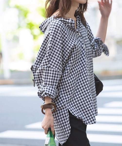 マージュール　ブラウス　COTTON V NECK BLOUSE marjour marjour（マージュール）の「COTTON V NECK BLOUSE（シャツ