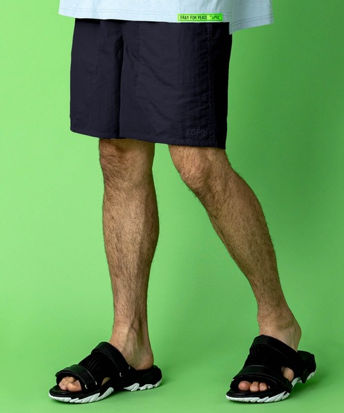 KGFR（カガフリ）の「KGFR(カガフリ)刺繍ロゴショーツ（その他パンツ・メンズ・ブラック/ベージュ/ネイビー/オレンジ/ライトグリーン/ライトイエロー・M/L）」の5枚目の写真