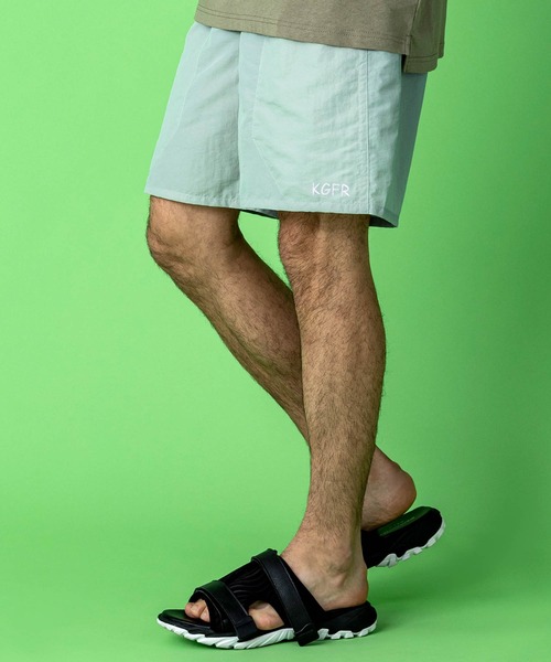 KGFR（カガフリ）の「KGFR(カガフリ)刺繍ロゴショーツ（その他パンツ・メンズ・ブラック/ベージュ/ネイビー/オレンジ/ライトグリーン/ライトイエロー・M/L）」の4枚目の写真