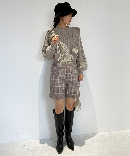 EPIMI E'PIMMY（エピミエピミー）の「ヴィンテージフリルケーブルニット（ニット/セーター・レディース・ダークブルー/ブラック/オフホワイト/ベージュ・MEDIUM）」の6枚目の写真