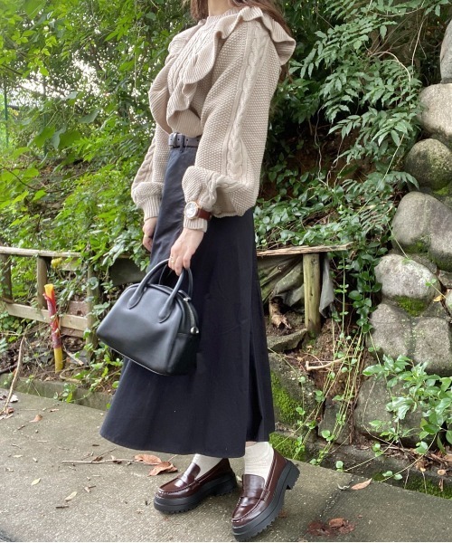 EPIMI E'PIMMY（エピミエピミー）の「ヴィンテージフリルケーブルニット（ニット/セーター・レディース・ダークブルー/ブラック/オフホワイト/ベージュ・MEDIUM）」の12枚目の写真