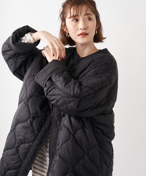 un dix cors（アンディコール）の「サステナブルあたたか機能素材　リバーシブルキルティングコート（ノーカラーコート・レディース・アイボリー/ブラック/カーキ・FREE）」の17枚目の写真