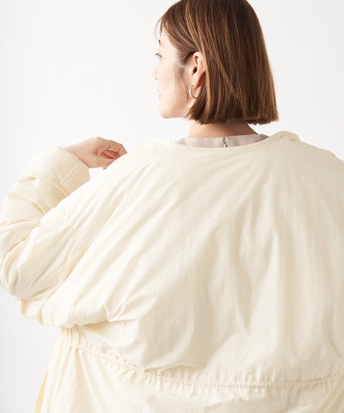 un dix cors（アンディコール）の「サステナブルあたたか機能素材　リバーシブルキルティングコート（ノーカラーコート・レディース・アイボリー/ブラック/カーキ・FREE）」の5枚目の写真