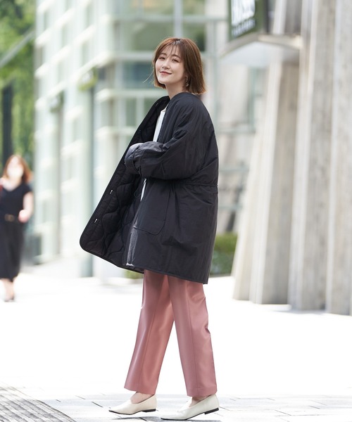 un dix cors（アンディコール）の「サステナブルあたたか機能素材　リバーシブルキルティングコート（ノーカラーコート・レディース・アイボリー/ブラック/カーキ・FREE）」の8枚目の写真