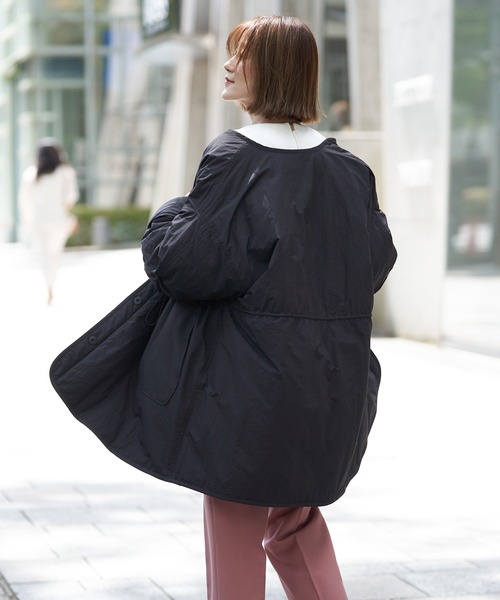 un dix cors（アンディコール）の「サステナブルあたたか機能素材　リバーシブルキルティングコート（ノーカラーコート・レディース・アイボリー/ブラック/カーキ・FREE）」の15枚目の写真