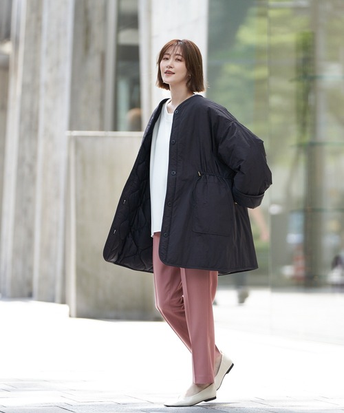 un dix cors（アンディコール）の「サステナブルあたたか機能素材　リバーシブルキルティングコート（ノーカラーコート・レディース・アイボリー/ブラック/カーキ・FREE）」の16枚目の写真