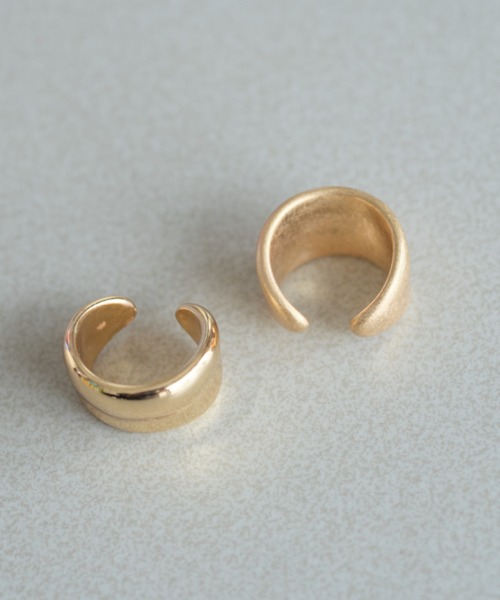 Kastane（カスタネ）の「【fiw.】ワイドメタルイヤカフ（イヤーカフ・レディース・シルバー/ゴールド・FREE）」の2枚目の写真