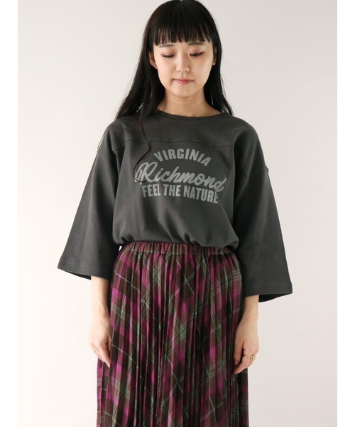 Samansa Mos2（サマンサ モスモス）の「フットボールTシャツ（シャツ/ブラウス・レディース・ベージュ/ボルドー/チャコール/キナリ・ﾌﾘ-）」の3枚目の写真