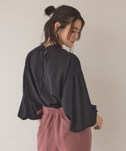 abahouse mavie（アバハウスマヴィ）の「2WAYボリューム袖シアーブラウス（シャツ/ブラウス・レディース・ブラック/ベージュ/ボルドー・フリー）」の2枚目の写真