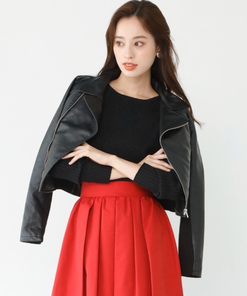 M.deux(エムドゥ)の「ショート丈ライダースジャケット(ライダースジャケット・レディース・グレイッシュベージュ/ブラック・MEDIUM)」の2枚目の写真