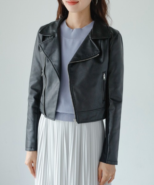 M.deux(エムドゥ)の「ショート丈ライダースジャケット(ライダースジャケット・レディース・グレイッシュベージュ/ブラック・MEDIUM)」の20枚目の写真