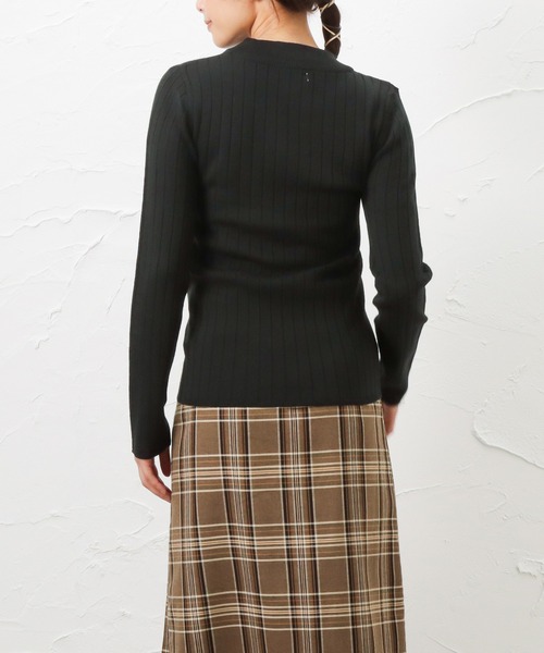 NAVY（ネイビー）の「洗えるニット 12Gワイドリブプルオーバー（ニット/セーター・レディース・ベージュ/レッド/ブラック・M/L）」の15枚目の写真