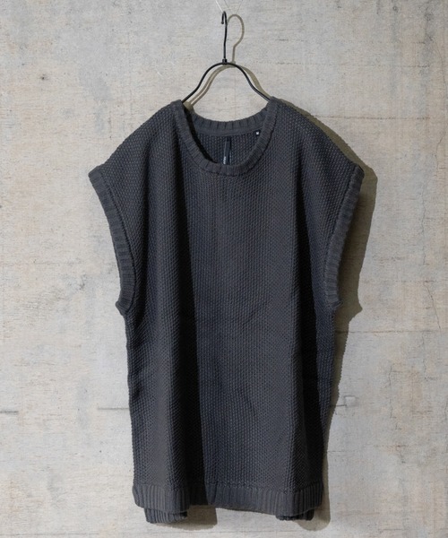 JOHN'S CLOSET(ジョンズクローゼット)の「【i】アクリルバルキーノースリーブプルオーバー(Tシャツ/カットソー・メンズ・チャコールグレー/サックスブルー/オフホワイト・X-LARGE/MEDIUM/LARGE)」の1枚目の写真