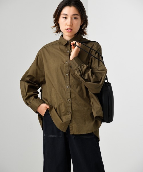LUPILIEN(ルピリアン)の「バックシャンタックワイドブラウス(シャツ/ブラウス・レディース・ライトブルー/オフホワイト/カーキ・FREE)」の20枚目の写真