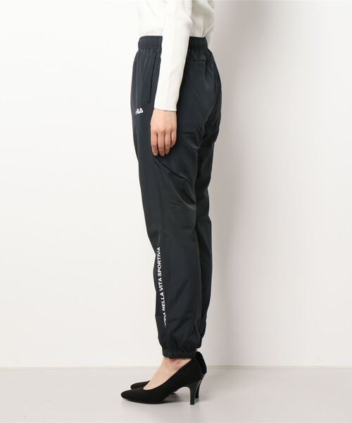 FILA（フィラ）の「【FILA:フィラ】レディースタフタ裏フリース サイドロゴ ロングパンツ /ジョガーパンツ（その他パンツ・レディース・チャコールグレー/ブラック/ネイビー・MEDIUM/LARGE/X-LARGE）」の20枚目の写真