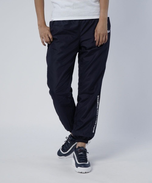 FILA（フィラ）の「【FILA:フィラ】レディースタフタ裏フリース サイドロゴ ロングパンツ /ジョガーパンツ（その他パンツ・レディース・チャコールグレー/ブラック/ネイビー・MEDIUM/LARGE/X-LARGE）」の17枚目の写真