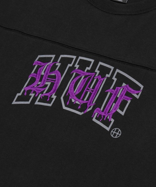 HUF（ハフ）の「DISCORDIA FOOTBALL L/S TEE / HUF ロングスリーブT 