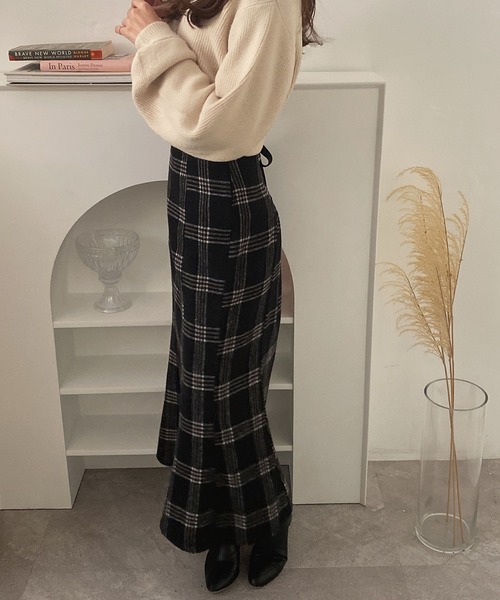 ADIRA（アディラ）の「キモウチェックマーメイドスカート（スカート・レディース・アイボリー/ブラック・MEDIUM）」の2枚目の写真