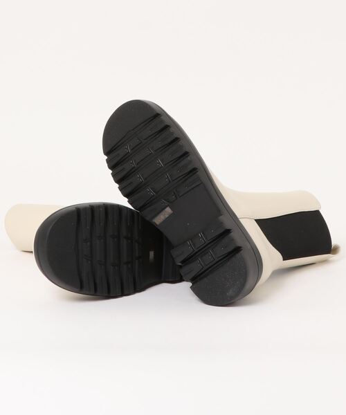 ENVYM（アンビー）の「トラックソールサイドゴアブーツ（ブーツ・レディース・アイボリー/ブラック・23.5cm/22.5cm/24.5cm）」の17枚目の写真