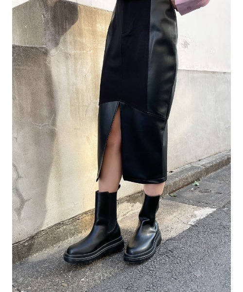 ENVYM（アンビー）の「トラックソールサイドゴアブーツ（ブーツ・レディース・アイボリー/ブラック・23.5cm/22.5cm/24.5cm）」の8枚目の写真