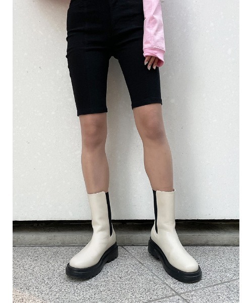 ENVYM（アンビー）の「トラックソールサイドゴアブーツ（ブーツ・レディース・アイボリー/ブラック・23.5cm/22.5cm/24.5cm）」の11枚目の写真