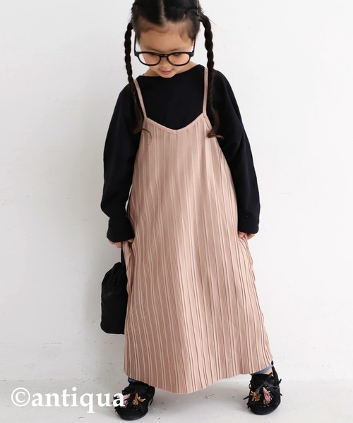 antiqua（アンティカ）の「ランダムプリーツキャミワンピース（ワンピース・キッズ・ベージュ/ブラック・5/3/6/4）」の4枚目の写真
