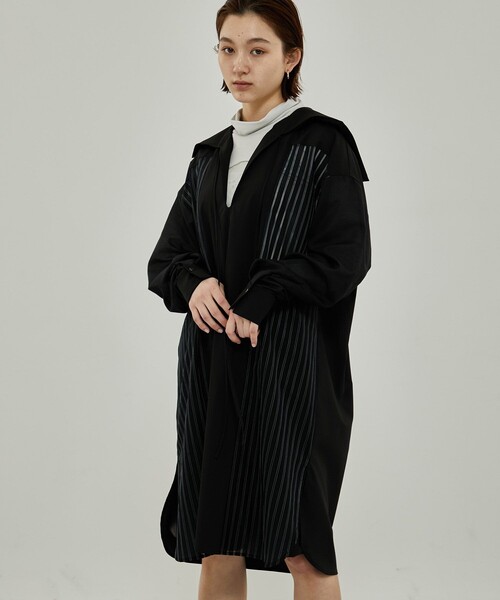 A + TOKYO（エープラストウキョウ）の「ストライプシアーシャツワンピース（ワンピース・レディース・グレイッシュベージュ/ブラック・1/2）」の4枚目の写真