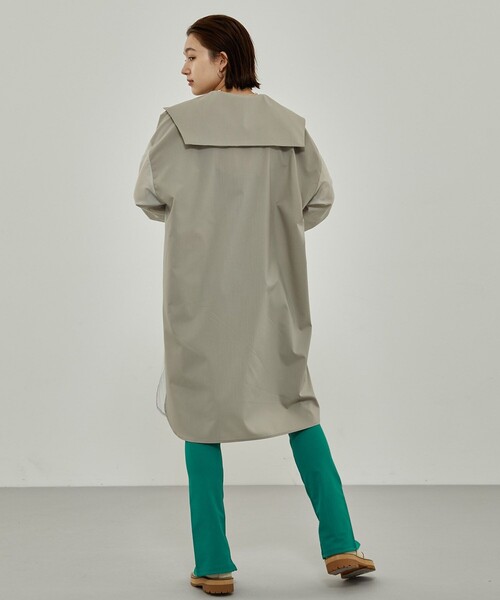 A + TOKYO（エープラストウキョウ）の「ストライプシアーシャツワンピース（ワンピース・レディース・グレイッシュベージュ/ブラック・1/2）」の5枚目の写真