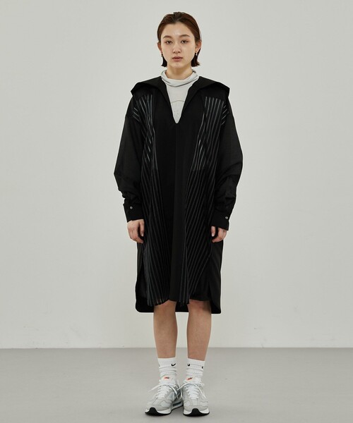 A + TOKYO（エープラストウキョウ）の「ストライプシアーシャツワンピース（ワンピース・レディース・グレイッシュベージュ/ブラック・1/2）」の9枚目の写真