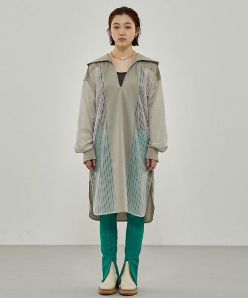 A + TOKYO（エープラストウキョウ）の「ストライプシアーシャツワンピース（ワンピース・レディース・グレイッシュベージュ/ブラック・1/2）」の21枚目の写真