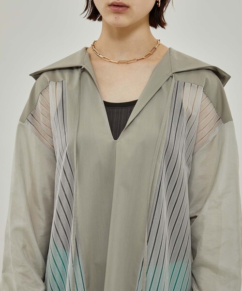A + TOKYO（エープラストウキョウ）の「ストライプシアーシャツワンピース（ワンピース・レディース・グレイッシュベージュ/ブラック・1/2）」の22枚目の写真