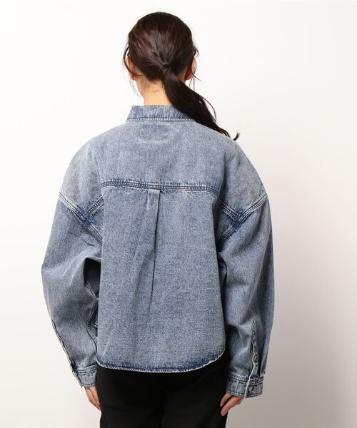 HONEYSUCKLE ROSE（ハニーサックルローズ）の「【HONEYSUCKLE ROSE】ショートデニムシャツアウター（シャツ/ブラウス・レディース・ライトインディゴブルー・L/M）」の3枚目の写真