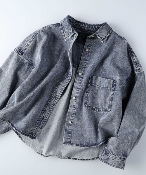 HONEYSUCKLE ROSE（ハニーサックルローズ）の「【HONEYSUCKLE ROSE】ショートデニムシャツアウター（シャツ/ブラウス・レディース・ライトインディゴブルー・L/M）」の4枚目の写真