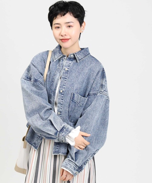 HONEYSUCKLE ROSE（ハニーサックルローズ）の「【HONEYSUCKLE ROSE】ショートデニムシャツアウター（シャツ/ブラウス・レディース・ライトインディゴブルー・L/M）」の8枚目の写真
