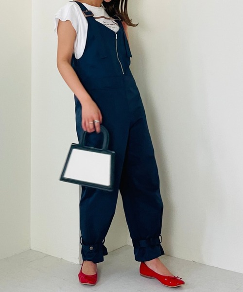 TEVALT（ヴァレット）の「マルチWAYチノサロペット（サロペット/オーバーオール・レディース・キャメル/ネイビー・38）」の2枚目の写真