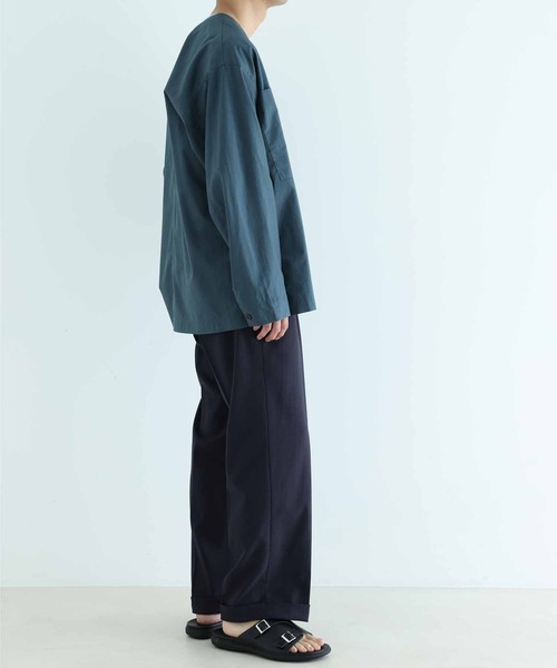 ADAM ET ROPE'（アダムエロペ）の「ノーカラー シャツジャケット/レイヤード（ブルゾン・メンズ・グリーン系その他2/ネイビー・M/L）」の16枚目の写真