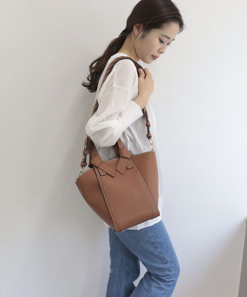 fredy emue(フレディエミュ)の「メッシュショルダーハンドバッグ(ショルダーバッグ・レディース・アイボリー/グレイッシュベージュ/キャメル・FREE)」の18枚目の写真