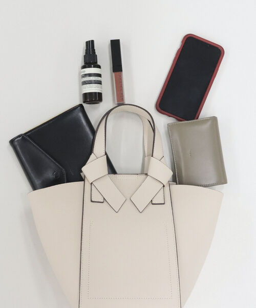 fredy emue(フレディエミュ)の「メッシュショルダーハンドバッグ(ショルダーバッグ・レディース・アイボリー/グレイッシュベージュ/キャメル・FREE)」の16枚目の写真