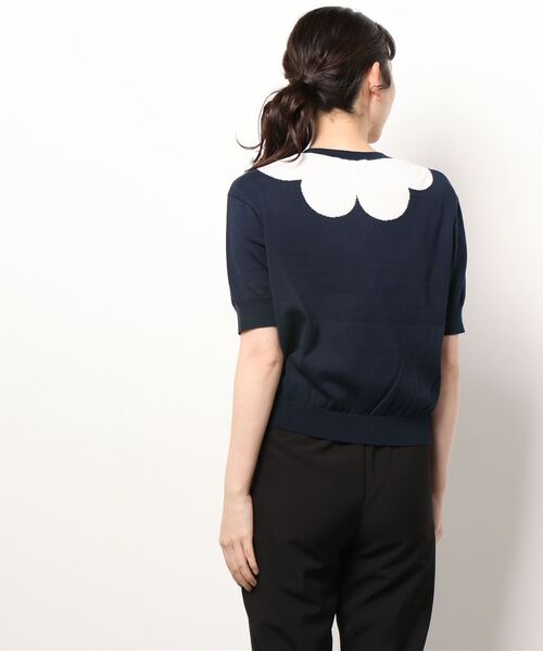 AMBIDEX(アンビデックス)の「お花衿インターシャクループルオーバー(ポロシャツ・レディース・ダークブラウン/ネイビー・FREE)」の19枚目の写真