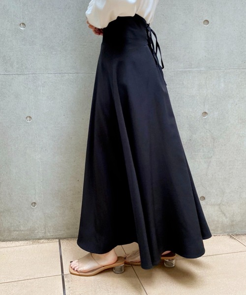 one after another NICE CLAUP(ワンアフターアナザーナイスクラップ)の「バックレースアップフレアロングスカート(スカート・レディース・ブラック/ブラウン/キャメル/ライトベージュ・SMALL/MEDIUM)」の17枚目の写真