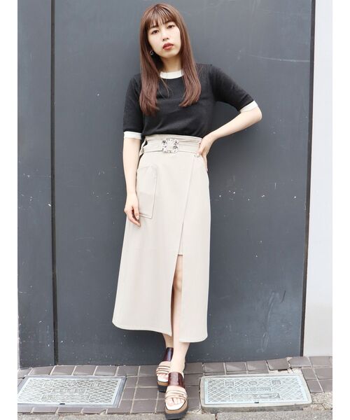 MURUA(ムルーア)の「【WEB限定】バイカラーラメニット(ニット/セーター・レディース・ホワイト/ブラック/ブラウン/グリーン・FREE)」の14枚目の写真