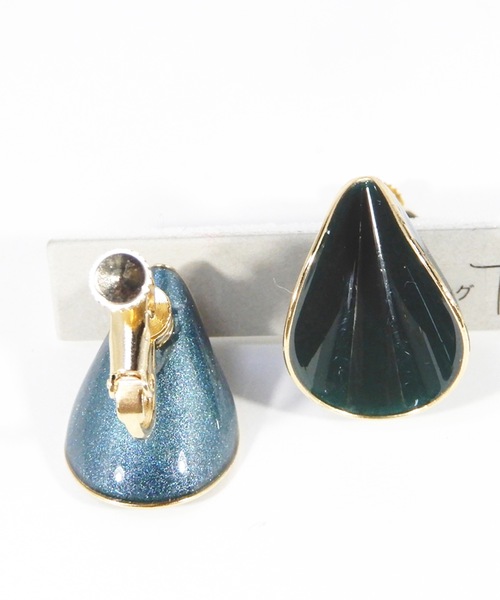 The Rule(ザルール)の「The Rule ザルール:OAK rolled stud earring:オーク ロールスタッズ イヤリング(イヤリング・レディース・ダークグリーン系/ホワイト/オレンジ/モカ/ネイビー/グレー/ワインレッド・FREE)」の5枚目の写真
