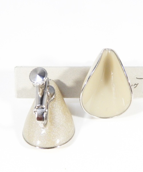The Rule(ザルール)の「The Rule ザルール:OAK rolled stud earring:オーク ロールスタッズ イヤリング(イヤリング・レディース・ダークグリーン系/ホワイト/オレンジ/モカ/ネイビー/グレー/ワインレッド・FREE)」の9枚目の写真