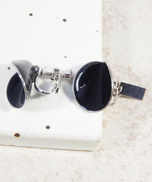 The Rule(ザルール)の「The Rule ザルール:OAK rolled stud earring:オーク ロールスタッズ イヤリング(イヤリング・レディース・ダークグリーン系/ホワイト/オレンジ/モカ/ネイビー/グレー/ワインレッド・FREE)」の14枚目の写真